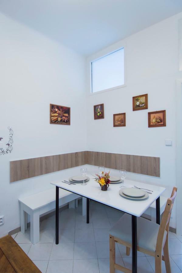 Modern Apartment Navratilova II プラハ エクステリア 写真