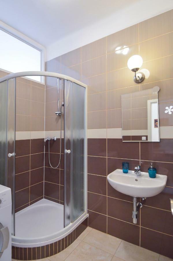Modern Apartment Navratilova II プラハ エクステリア 写真
